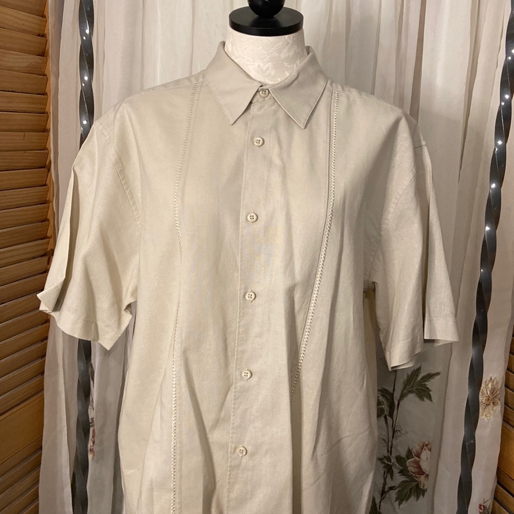 EUC Cubavera short sleeve button down shirt. Tan. Large